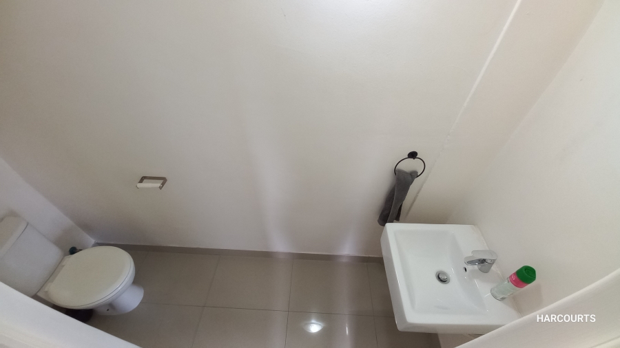 To Let 2 Bedroom Property for Rent in Lansdowne Western Cape